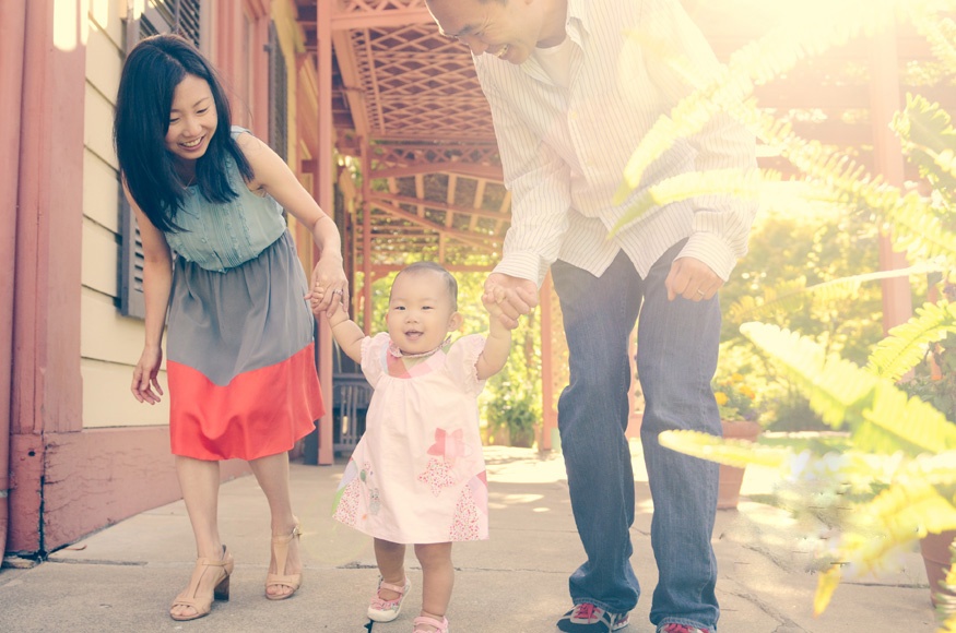 lam the nao de doi dien voi con bao cam xuc tu con