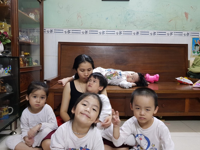 nguoi me sinh 5 duy nhat o viet nam nhieu khi toi stress muon buong xuoi