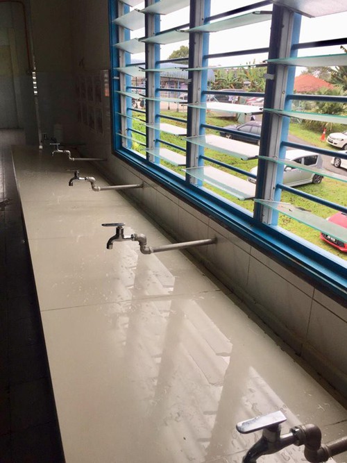 Mẹ Việt cho con học lớp 1 với chi phí cả năm hết 500 nghìn đồng me viet cho con hoc lop 1 voi chi phi ca nam het 500 nghin dong