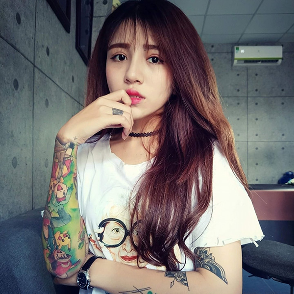 Gia đình từ mặt, hàng xóm dị nghị, cô gái vẫn quyết một mình tự kiếm tiền đi học xăm gia dinh tu mat hang xom di nghi co gai van quyet mot minh tu kiem tien di hoc xam
