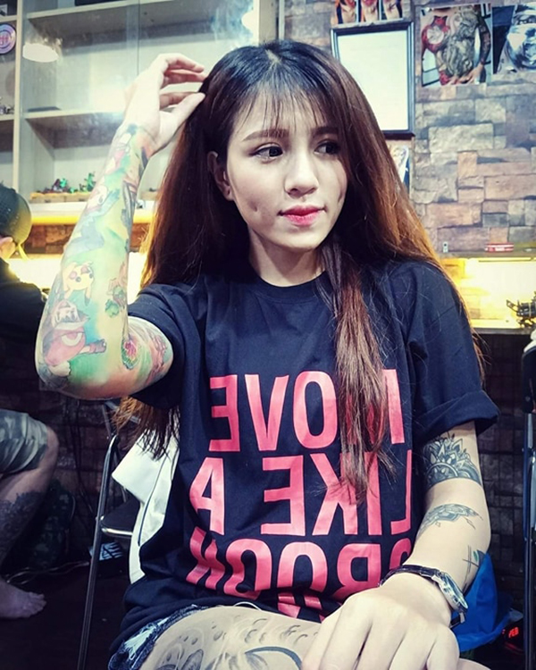 Gia đình từ mặt, hàng xóm dị nghị, cô gái vẫn quyết một mình tự kiếm tiền đi học xăm gia dinh tu mat hang xom di nghi co gai van quyet mot minh tu kiem tien di hoc xam