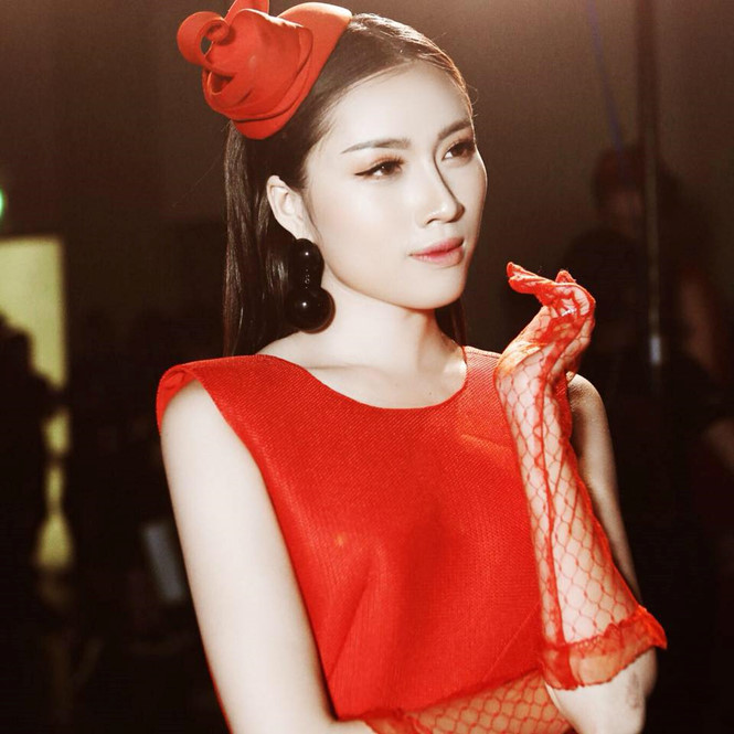 nhung co nang xinh dep me bong da