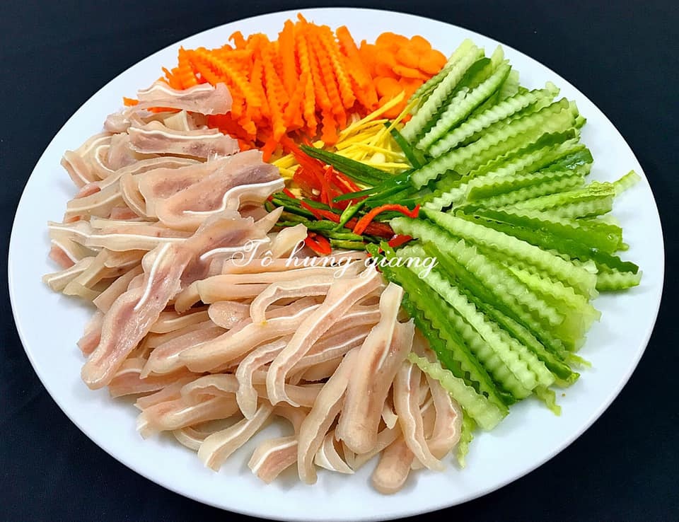 tai heo ngam chua ngot mon an chong ngan ngay tet