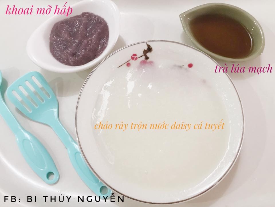 thuc don an dam kieu nhat 30 ngay dau cua em be 6 thang tuoi