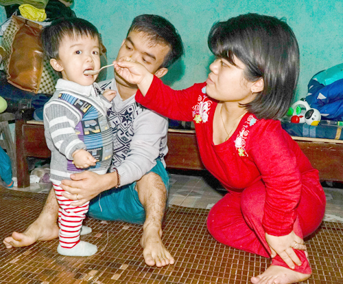 cap vo chong ti hon so khoe con vi bi trach de cho kho