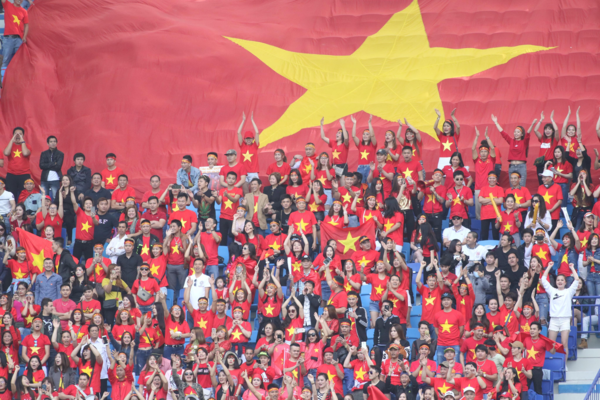 Việt Nam vào tứ kết Asian Cup và đây là khoảnh khắc tuyệt vời khiến hàng triệu con tim vỡ òa viet nam vao tu ket asian cup va day la khoanh khac tuyet voi khien hang trieu con tim vo oa