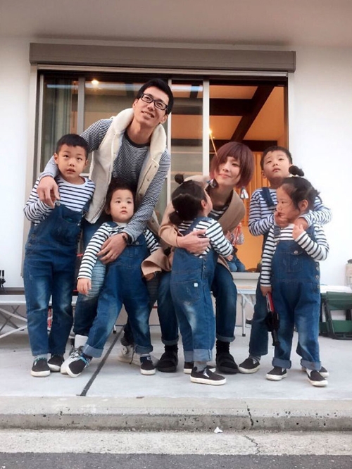 cuoc song lon xon co to chuc trong gia dinh 5 con o nhat