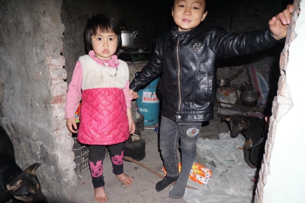 cap vo chong 29 tuoi sinh son son 8 dua con gia dinh toi chua bao gio mua canh dao cay quat don tet