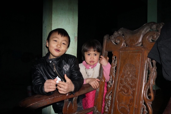 cap vo chong 29 tuoi sinh son son 8 dua con gia dinh toi chua bao gio mua canh dao cay quat don tet