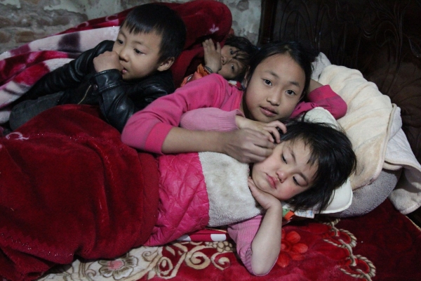 cap vo chong 29 tuoi sinh son son 8 dua con gia dinh toi chua bao gio mua canh dao cay quat don tet