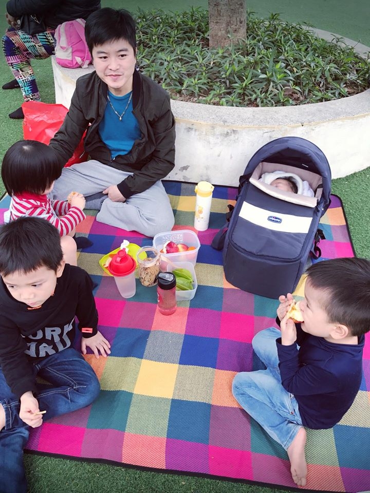 khong so con doi con khoc bi quyet nuoi con nhan cua me 4 con