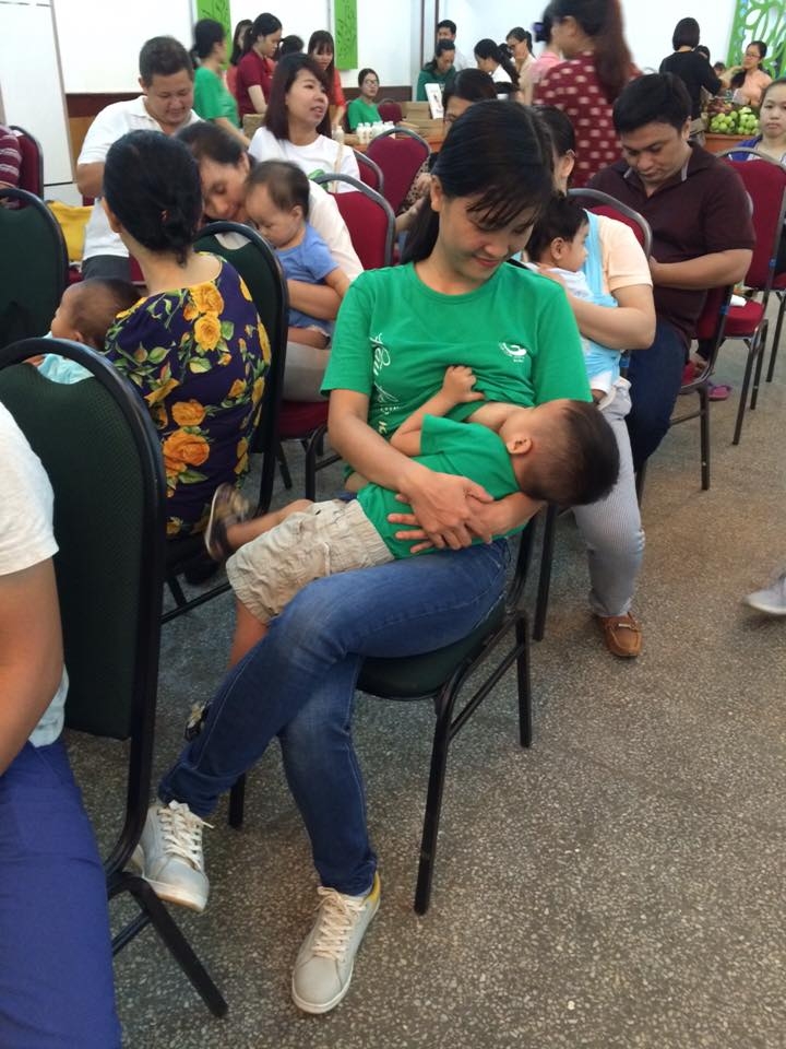 Loạt ảnh những em bé ‘phê sữa’ – nhìn xong cũng muốn ‘phê’ theo loat anh nhung em be phe sua nhin xong cung muon phe theo