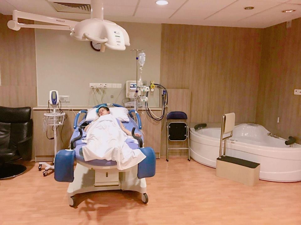 Mẹ 9X dễ đẻ nhờ… có chồng bên cạnh me 9x de de nho co chong ben canh