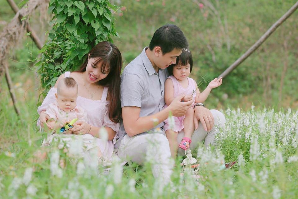 an uong binh thuong me nuoi bu song song van du sua dem cho