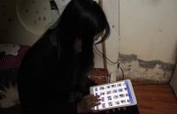 be 7 tuoi hien giac mac me da thay con trong doi mat cua ba