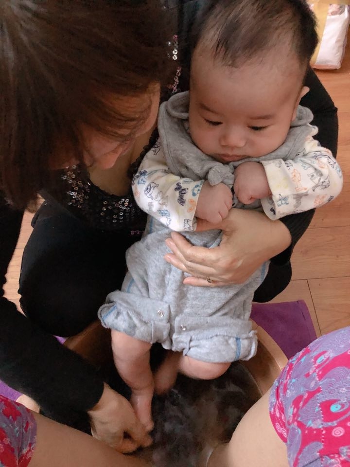 Lạ kì chuyện 'mẹ chồng ở cữ thay nàng dâu’ la ki chuyen me chong o cu thay nang dau