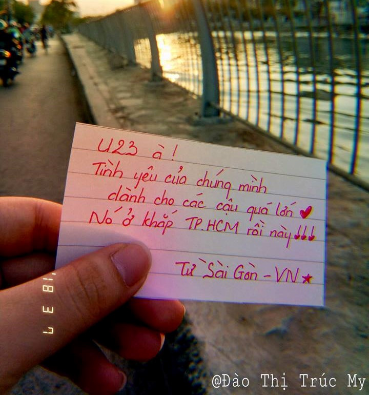 co dong vien bong da dua u23 viet nam di khap the gian