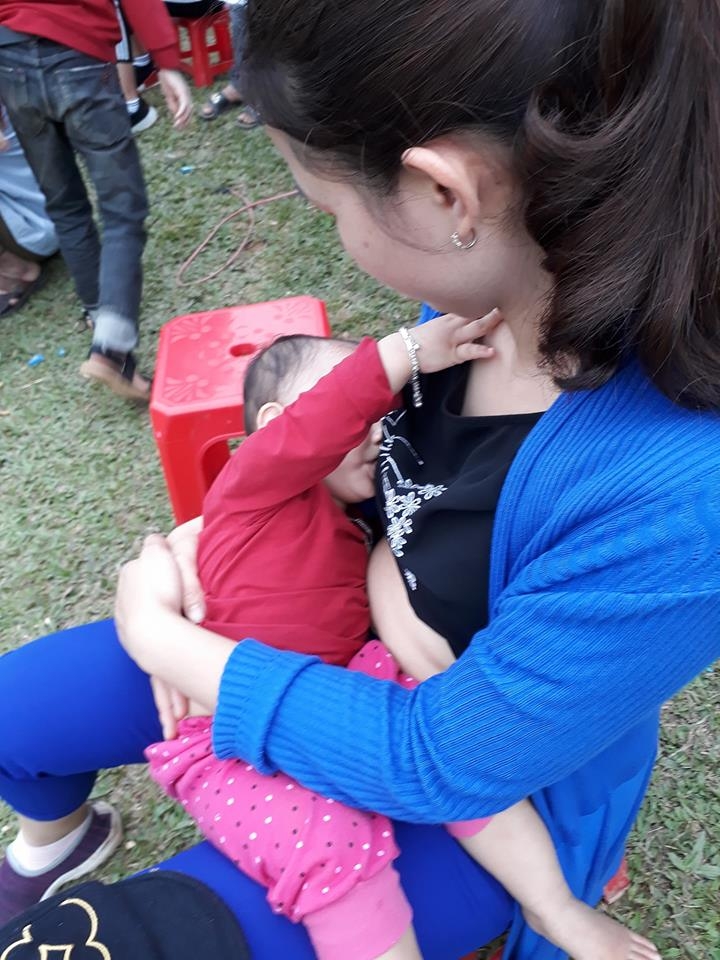 Hãy ngưng mỉa mai, kì thị với mẹ cho con bú hay ngung mia mai ki thi voi me cho con bu