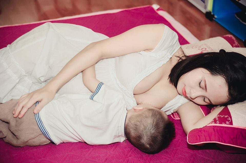 Hãy ngưng mỉa mai, kì thị với mẹ cho con bú hay ngung mia mai ki thi voi me cho con bu