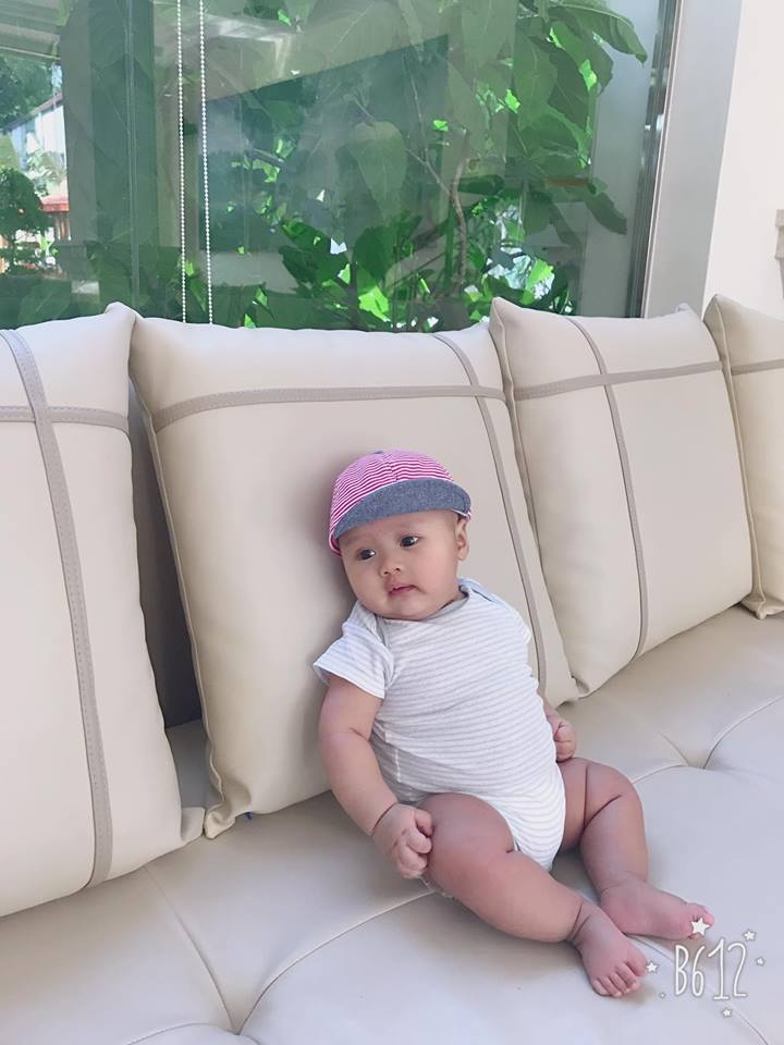 Loạt ảnh những em bé bụ bẫm, ăn ít vẫn lớn nhanh như 'thổi' loat anh nhung em be bu bam an it van lon nhanh nhu thoi