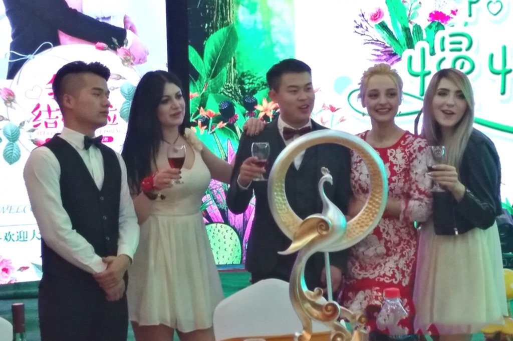 khong ton tien thach cuoi chang trai trung quoc van lay duoc vo dep