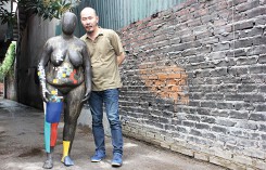 Đinh Công Đạt: 'Đàn bà Việt cứ tự phong thánh cho mình'