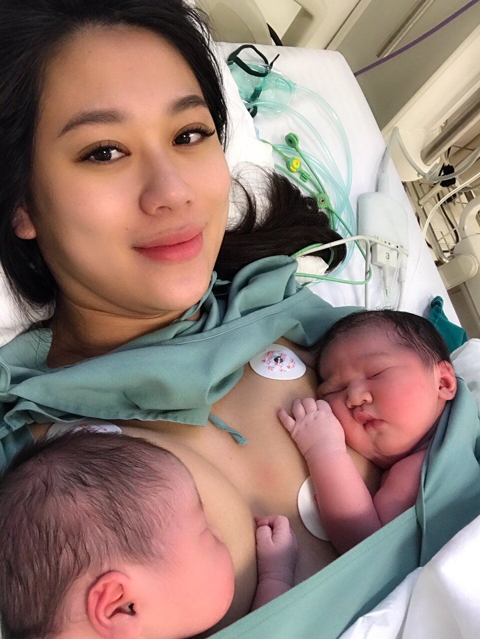 Sao đi đẻ là phải bơ phờ rũ rượi, rạng ngời xinh đẹp thì có sao? sao di de la phai bo pho ru ruoi rang ngoi xinh dep thi co sao