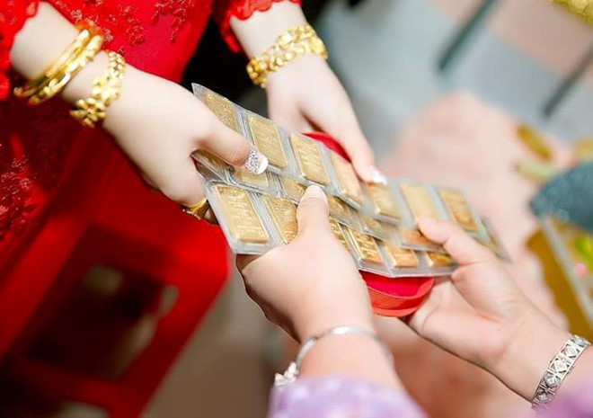 Không trao vàng ngày cưới: Mẹ chồng quá đáng hay con dâu so đo? khong trao vang ngay cuoi me chong qua dang hay con dau so do