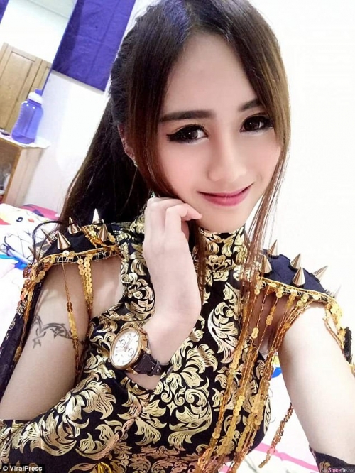 hot girl xinh dep bong nhien noi hung pttm nhu nguoi ngoai hanh tinh khien dan tinh choang vang
