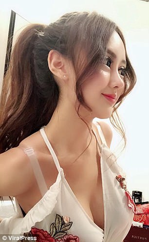 hot girl xinh dep bong nhien noi hung pttm nhu nguoi ngoai hanh tinh khien dan tinh choang vang