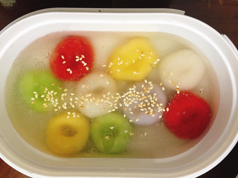 Những đĩa bánh trôi bánh chay ngũ sắc bắt mắt, thơm ngon ngày Tết Hàn thực nhung dia banh troi banh chay ngu sac bat mat thom ngon ngay tet han thuc