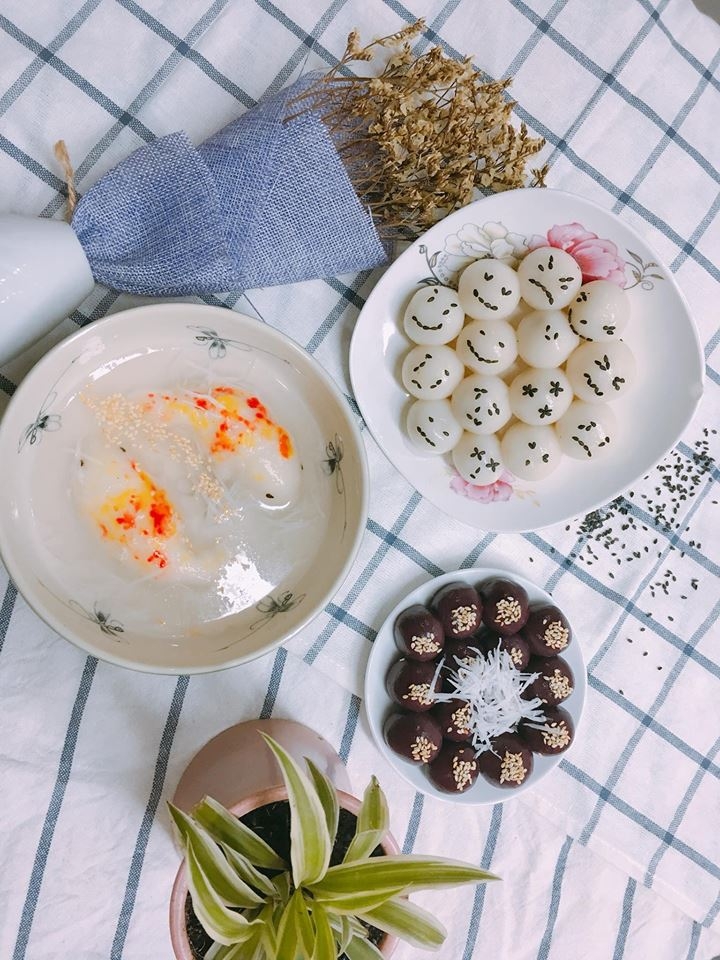 Những đĩa bánh trôi bánh chay ngũ sắc bắt mắt, thơm ngon ngày Tết Hàn thực nhung dia banh troi banh chay ngu sac bat mat thom ngon ngay tet han thuc