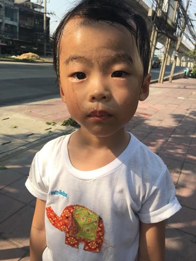 con trai 5 tuoi khong chiu di hoc me da khien be thay doi bang hanh trinh nhat rac
