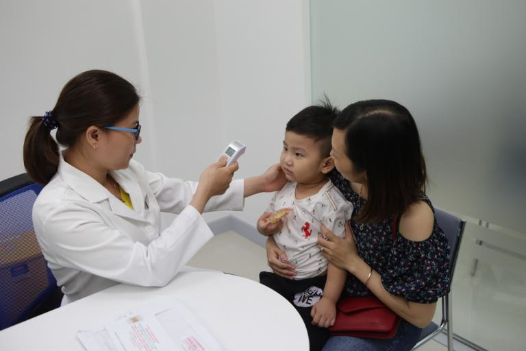 cac loai vac xin can uu tien tiem cho tre theo huong dan cua bac si nhi