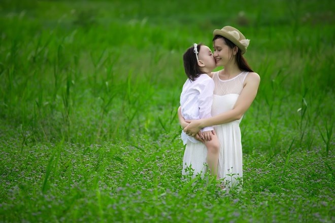 gan bo me con dac diem quan trong cua nhung nam dau doi