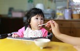 Những lỗi chăm cháu ông bà nào cũng mắc phải