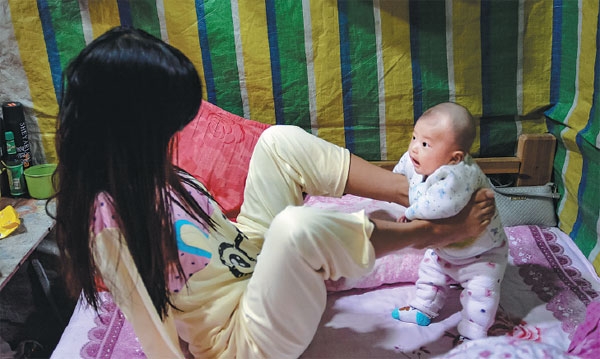 ngay cua me nhin lai nhung khoanh khac thieng lieng cua tinh mau tu
