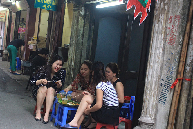 lang thang ngo ngach ha noi ky 4 truyen ky trai ngo tram gai tam thuong