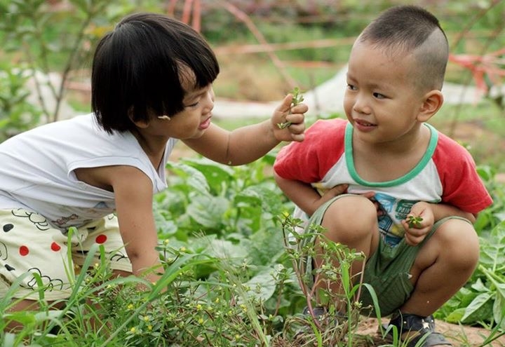Tranh thủ giai đoạn nhạy cảm, mẹ nuôi dưỡng niềm đam mê vũ trụ và địa lý cho con tranh thu giai doan nhay cam me nuoi duong niem dam me vu tru va dia ly cho con