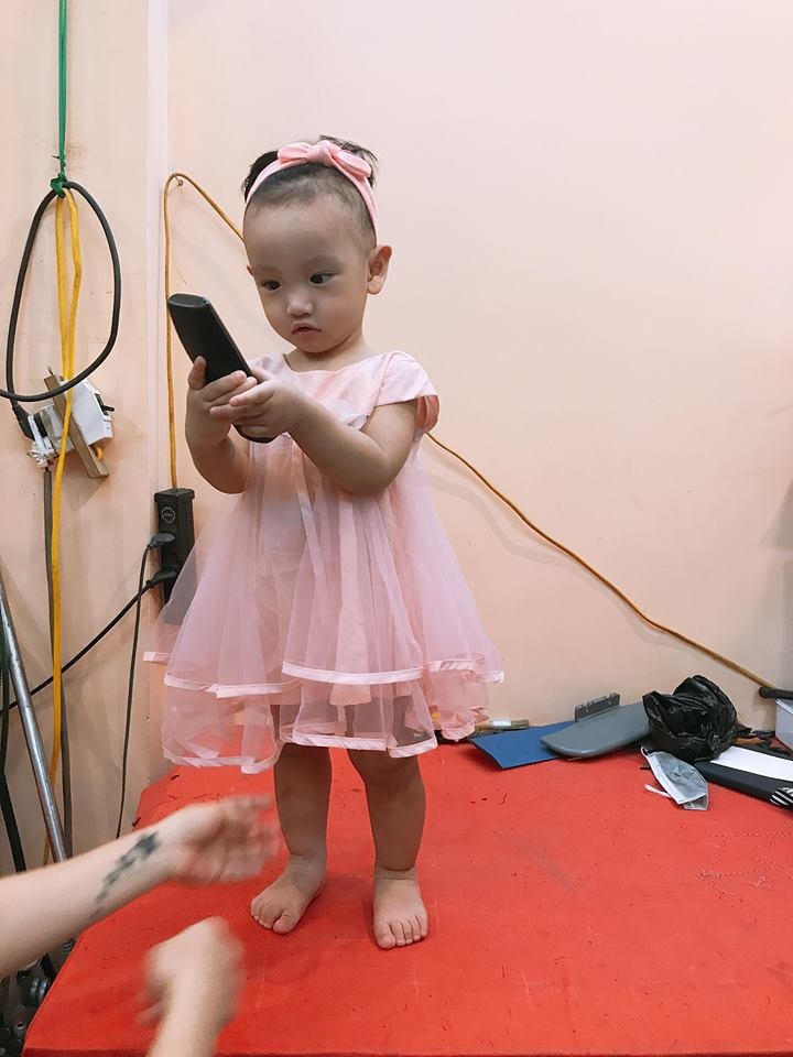 loat anh vui ve nhung cong chua bat dac di cua hoi me cuong con gai
