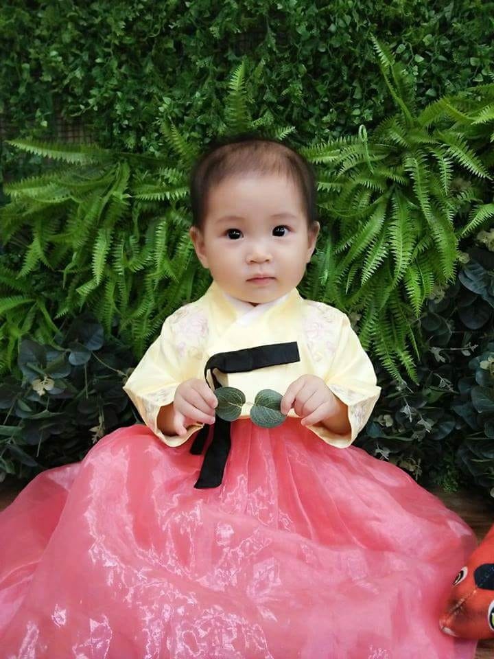 loat anh vui ve nhung cong chua bat dac di cua hoi me cuong con gai