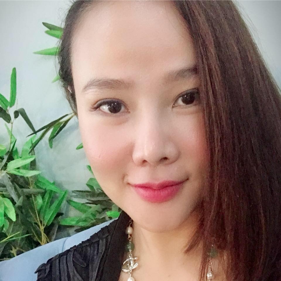 Hạn chế ăn cơm và thoa kem dưỡng mắt từ sớm: Bí quyết trẻ lâu của Dương Yến Ngọc han che an com va thoa kem duong mat tu som bi quyet tre lau cua duong yen ngoc