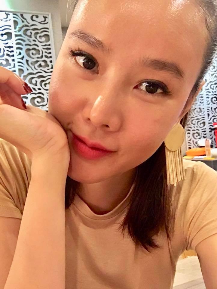 Hạn chế ăn cơm và thoa kem dưỡng mắt từ sớm: Bí quyết trẻ lâu của Dương Yến Ngọc han che an com va thoa kem duong mat tu som bi quyet tre lau cua duong yen ngoc
