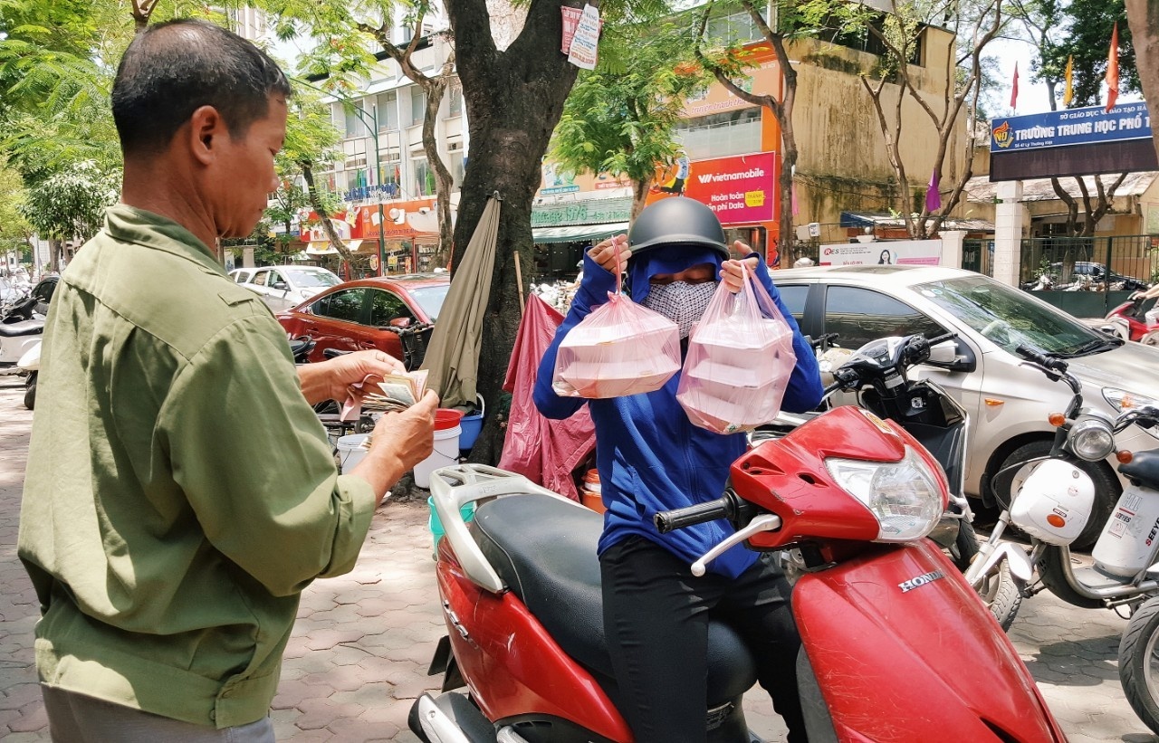 nang nong kinh hoang ai cung so nang chi mot nguoi khong so