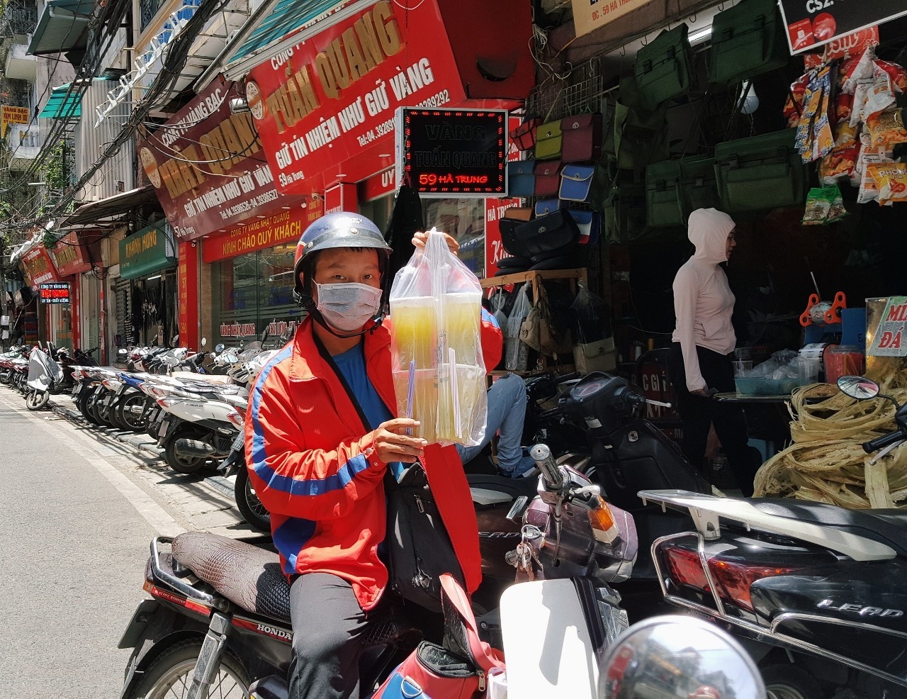 nang nong kinh hoang ai cung so nang chi mot nguoi khong so