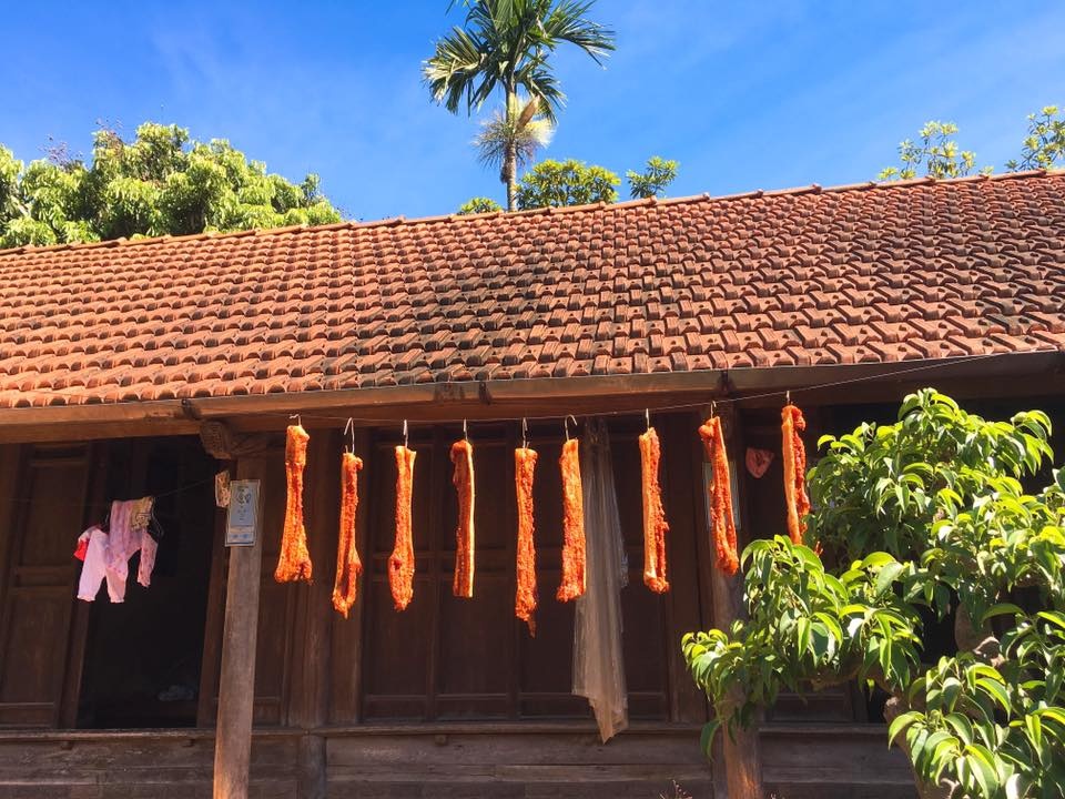 Hà Nội nắng gắt thế này, thôi đừng than thở, làm ba chỉ một nắng ngay thôi! ha noi nang gat the nay thoi dung than tho lam ba chi mot nang ngay thoi