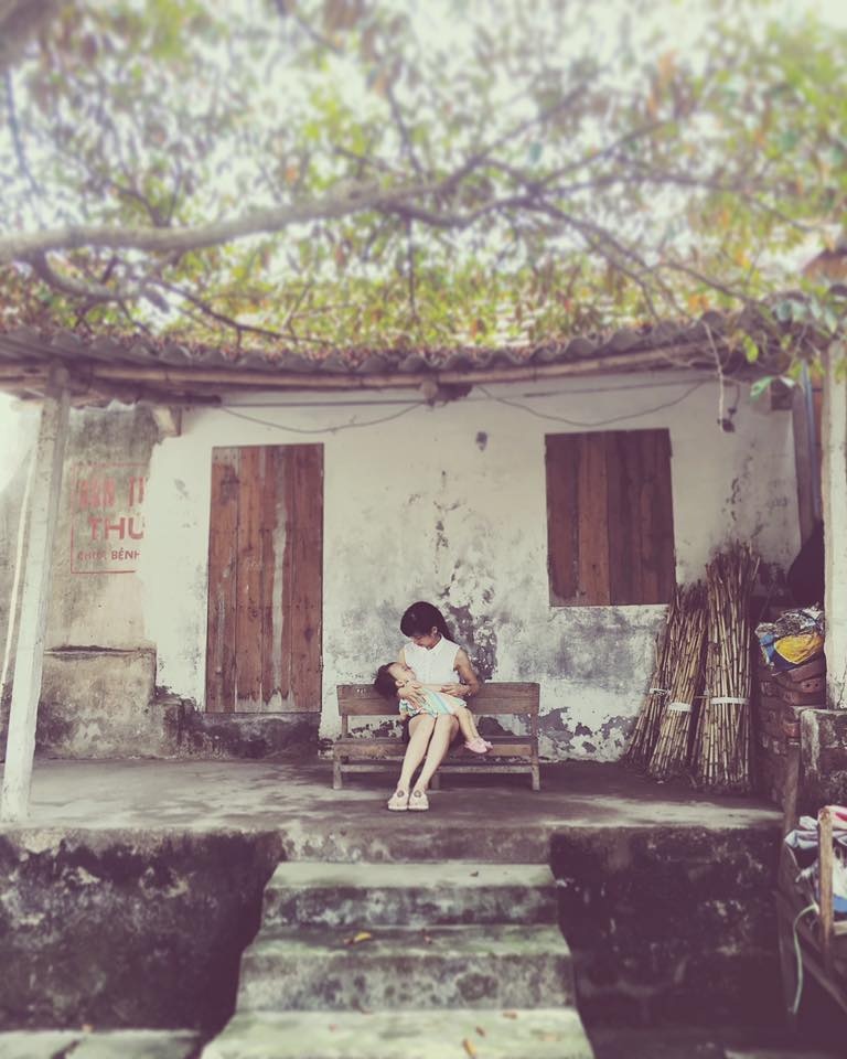 Bộ ảnh 'cùng ti đi khắp thế gian': 'Có mẹ và ti ở đây rồi, em đừng lo' bo anh cung ti di khap the gian co me va ti o day roi em dung lo