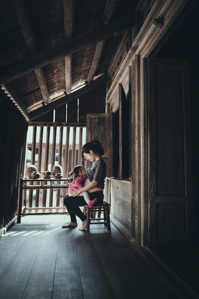 Bộ ảnh 'cùng ti đi khắp thế gian': 'Có mẹ và ti ở đây rồi, em đừng lo' bo anh cung ti di khap the gian co me va ti o day roi em dung lo