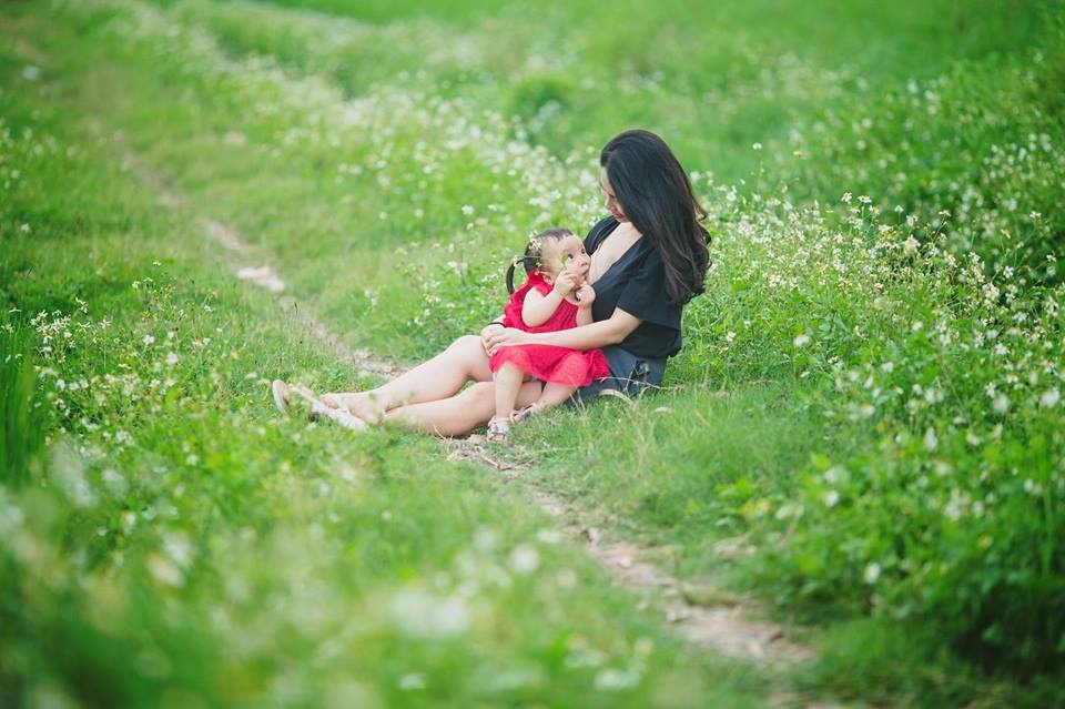 Bộ ảnh 'cùng ti đi khắp thế gian': 'Có mẹ và ti ở đây rồi, em đừng lo' bo anh cung ti di khap the gian co me va ti o day roi em dung lo
