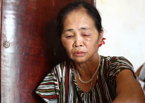 gia dinh muon hai be bi trao nham ve song chung mot nha